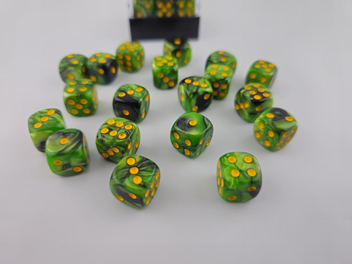 Falentry Dice 36 Piece Block Set (Swirl Green Grass Black)